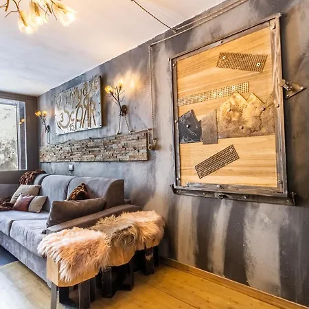 Hellochalet - Cervinia In Out - Industrial Family *