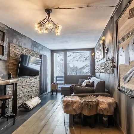 Hellochalet - Cervinia In Out - Industrial Family